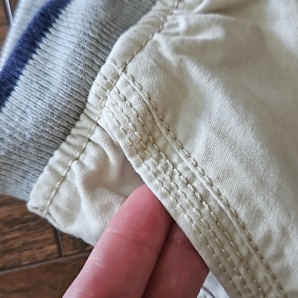 OshKosh baby boy khaki shorts 6-9M - Picture 4 of 5